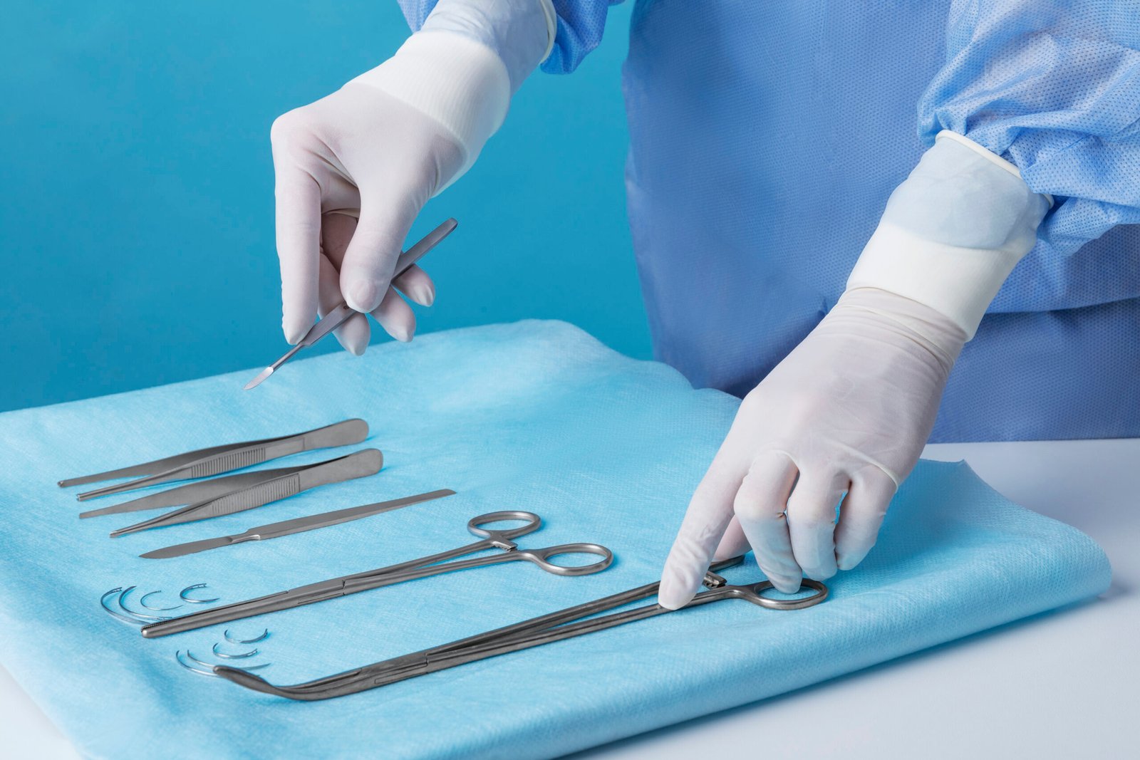 medic-holding-tray-instruments